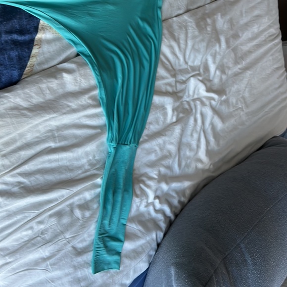 Vintage BCBG Maxazria from early 2000s stunning teal party dress! - Picture 4 of 9